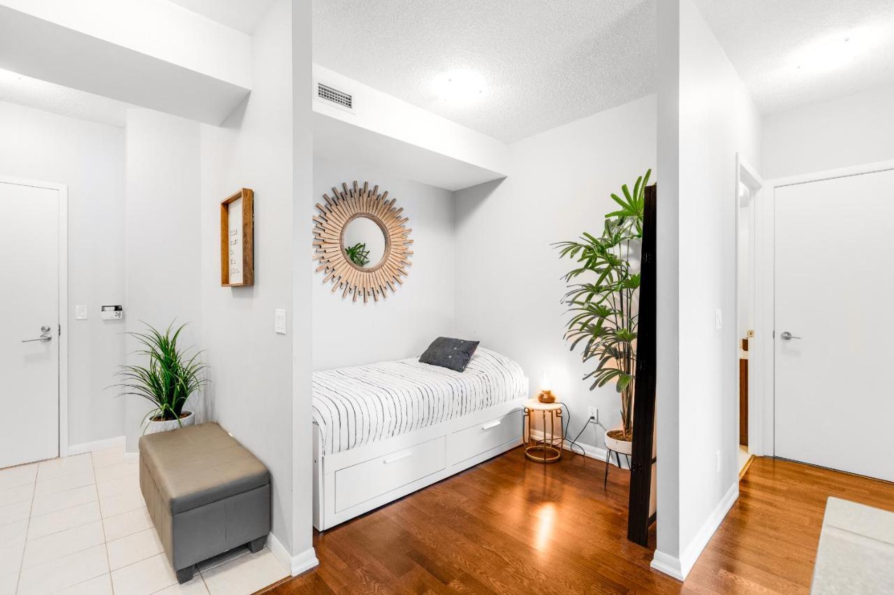 Aoc Suites - High-Rise Condo - City View トロント エクステリア 写真