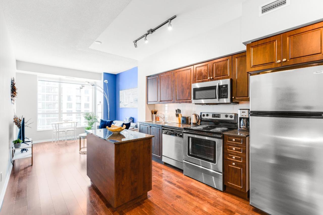 Aoc Suites - High-Rise Condo - City View トロント エクステリア 写真