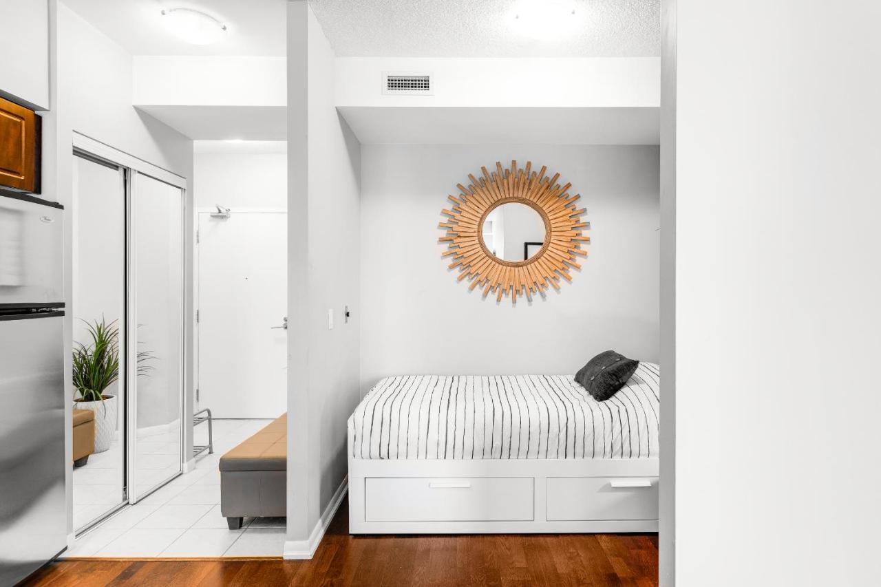 Aoc Suites - High-Rise Condo - City View トロント エクステリア 写真
