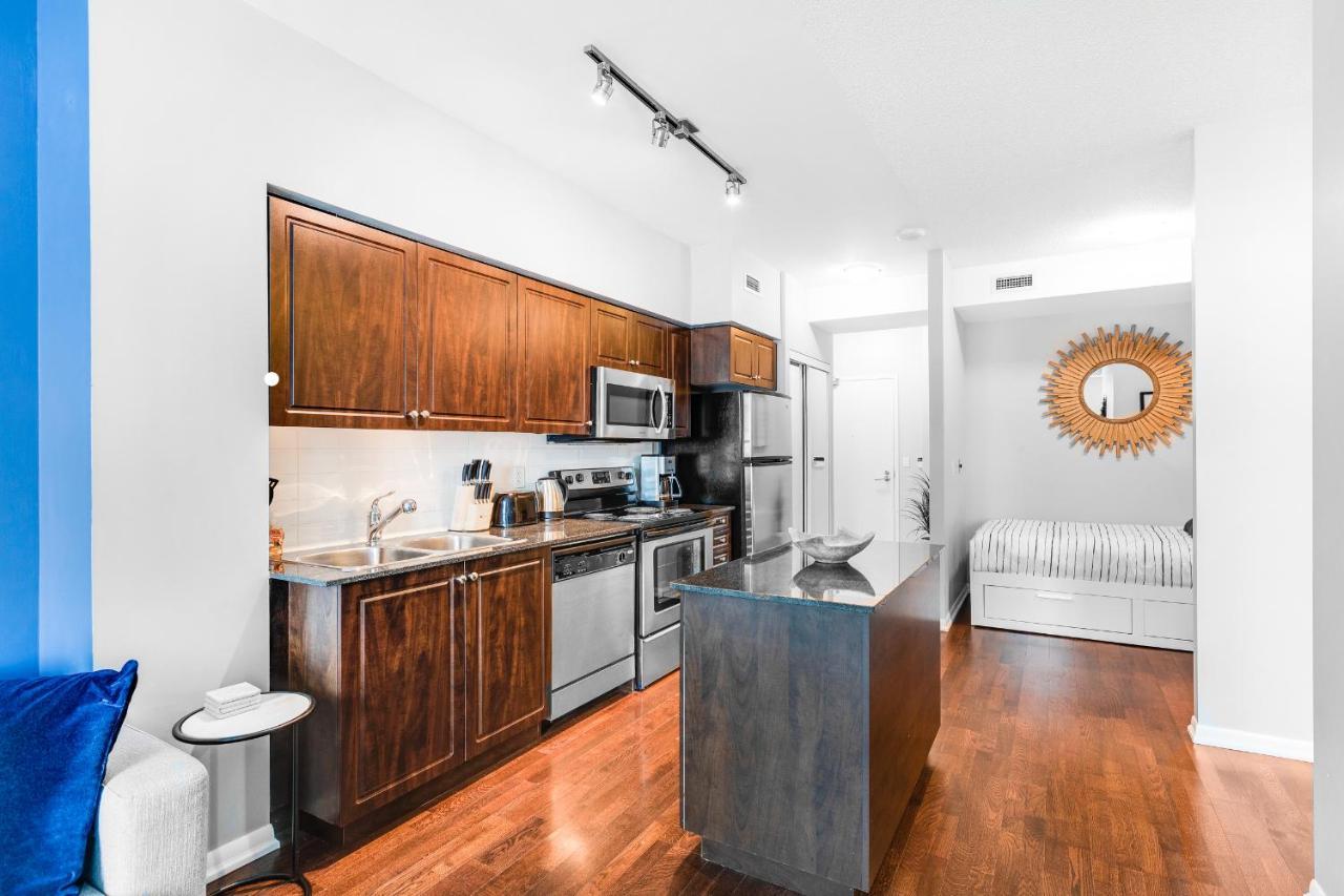 Aoc Suites - High-Rise Condo - City View トロント エクステリア 写真